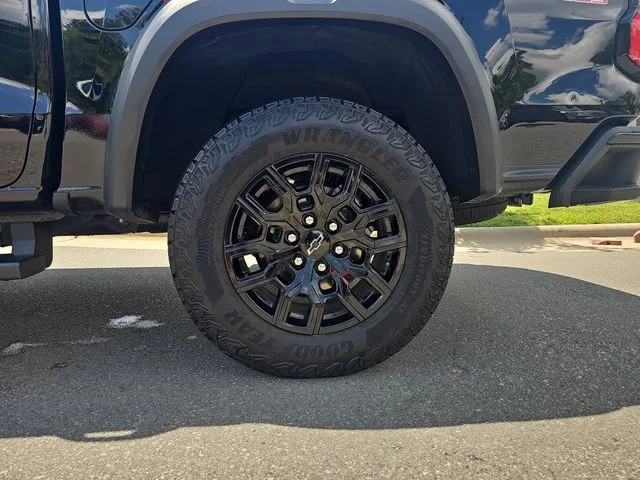 Used 2025 Black Chevrolet Trail Boss image 29