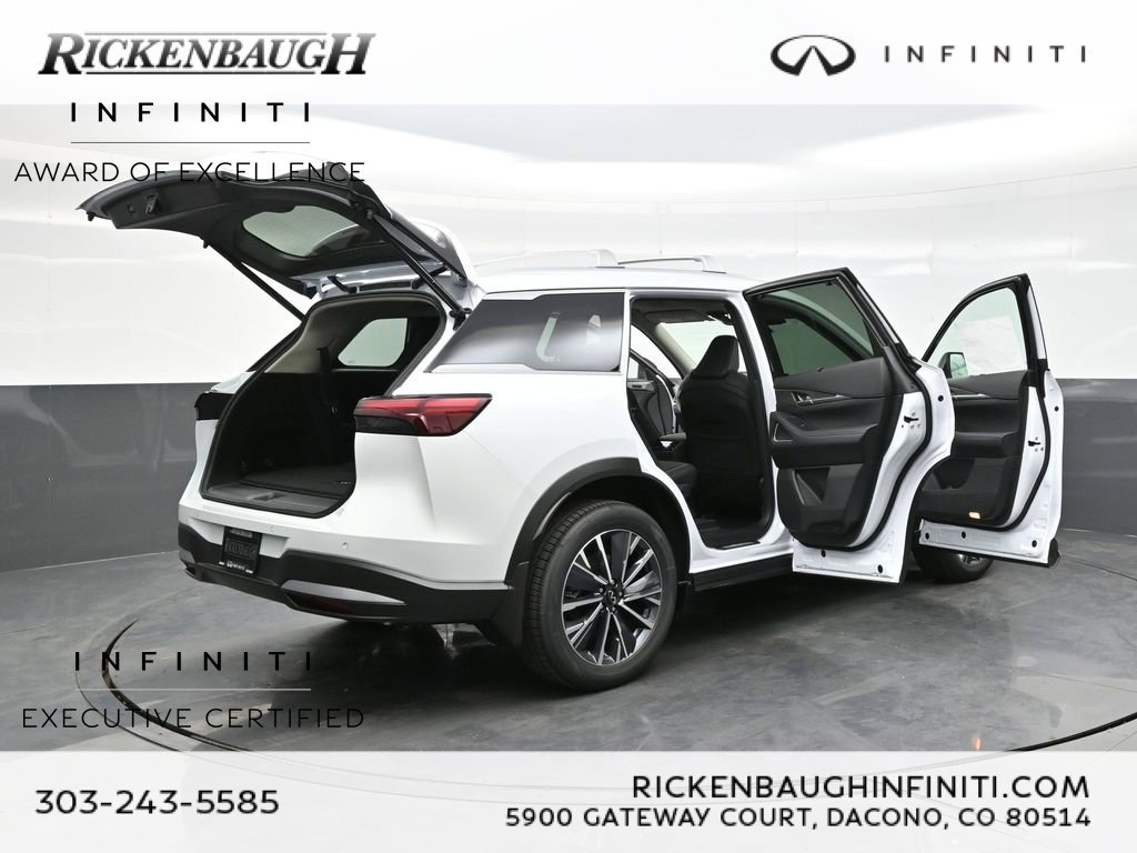 Certified Used 2026 White INFINITI LUXE image 47