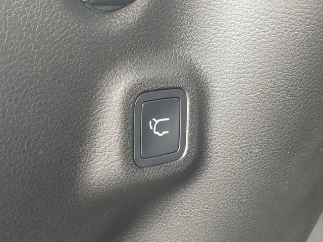 New 2026 Hydro Blue Pearl-Coat Exterior Paint Jeep Latitude image 15