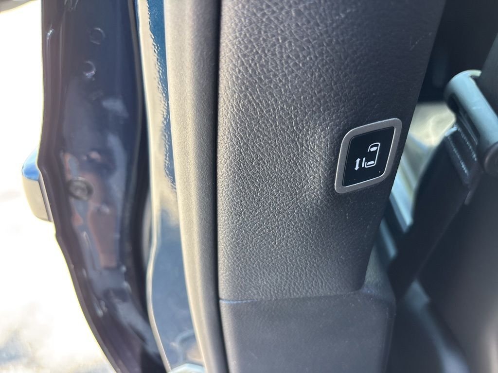 Used 2025 Blue Chrysler Limited image 24