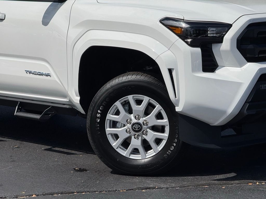 2025 Toyota Tacoma SR5 - Photo 3