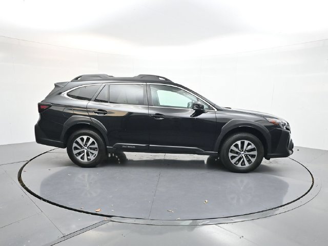 Used 2024 Crystal Black Silica Subaru Premium image 8