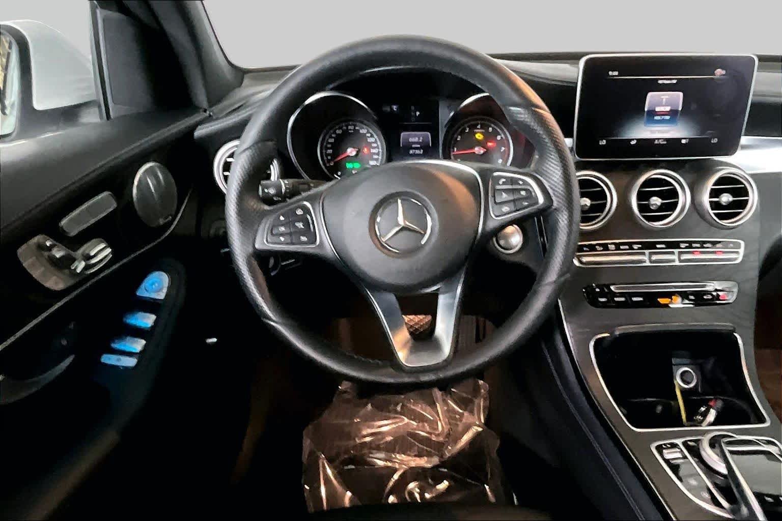 Used 2017 Polar White Mercedes-Benz GLC 300 image 6