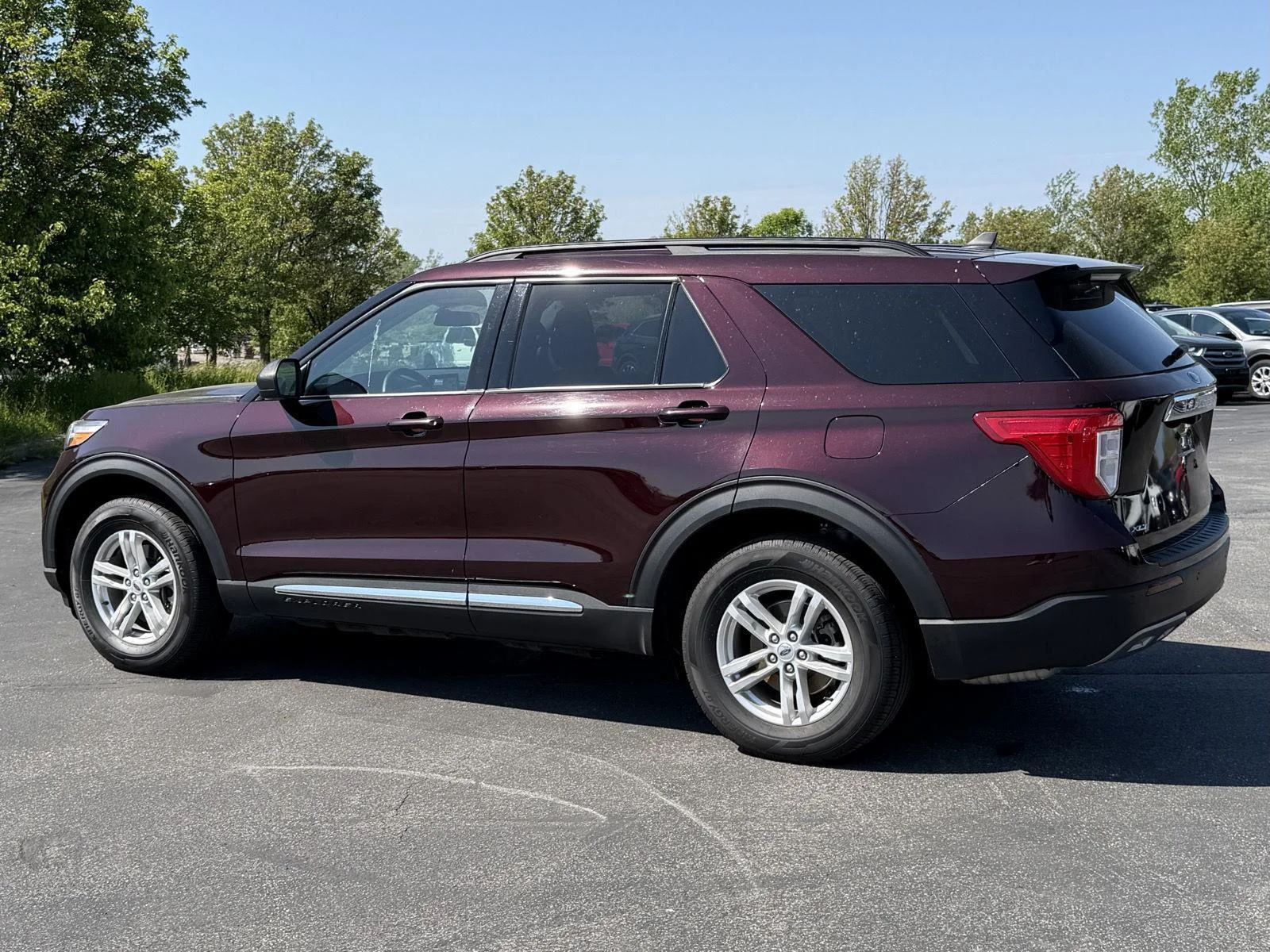 Used 2023 Jewel Red Metallic Ford XLT image 5