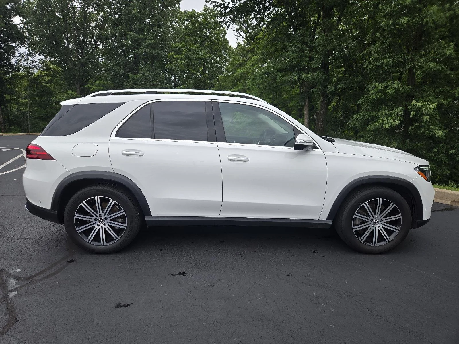 Used 2024 Polar White Mercedes-Benz GLE 450 image 2