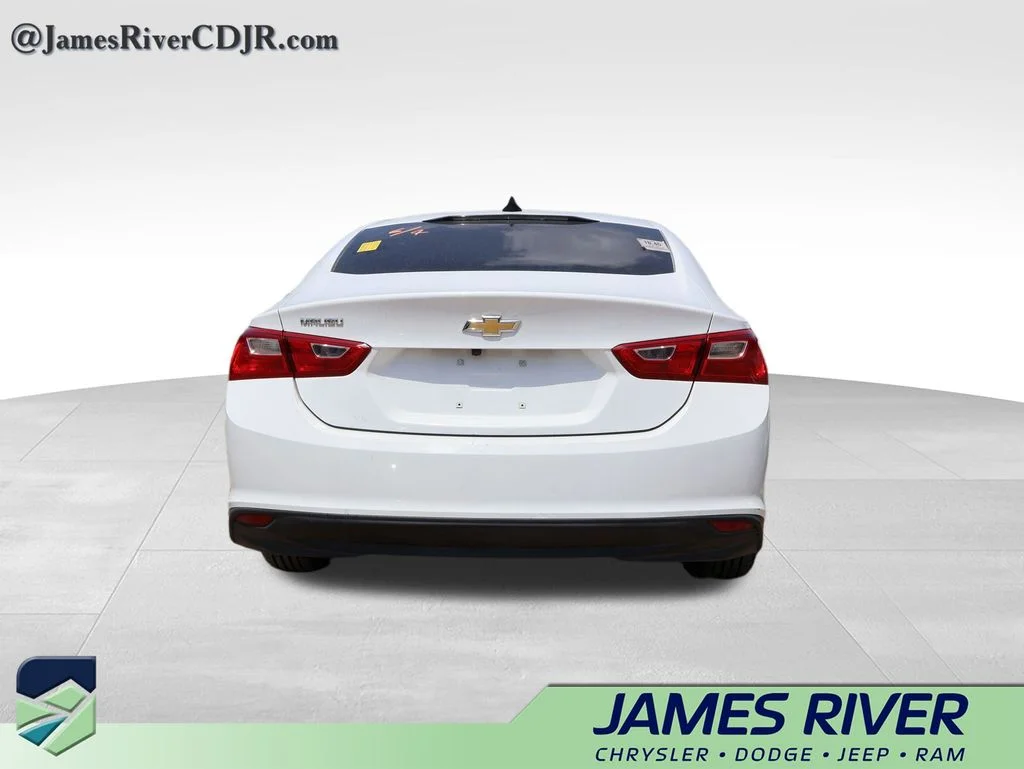 Used 2022 White Chevrolet LS image 15