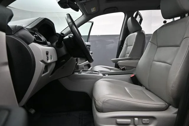 Used 2022  Honda EX-L image 15