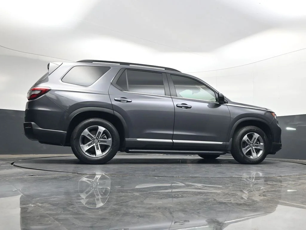 Used 2025 Modern Steel Metallic Honda EX-L image 46