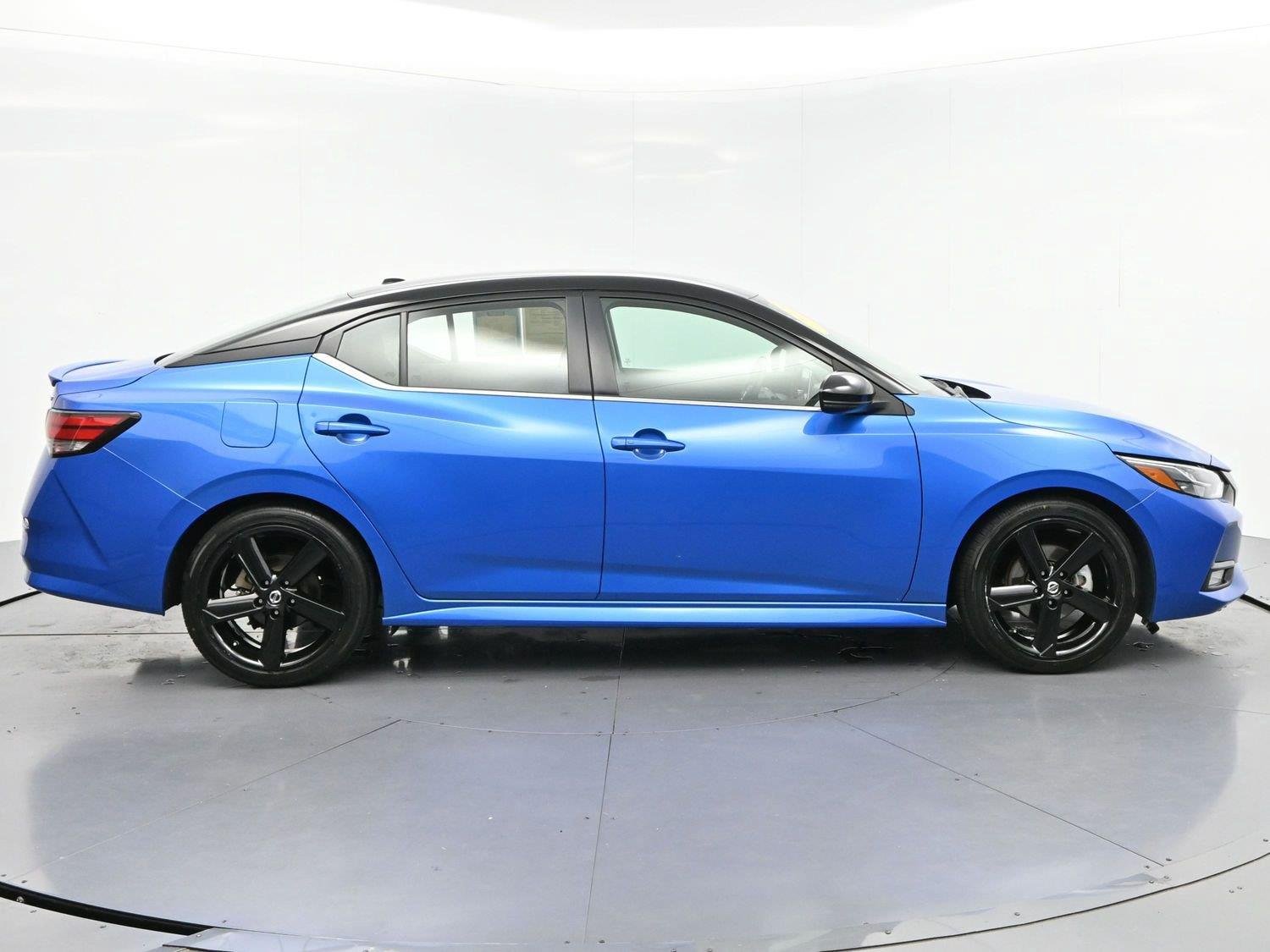 Used 2023 Electric Blue Metallic/Super Black Nissan SR image 8