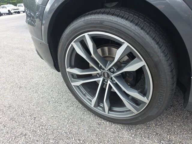 Used 2022 Gray Audi 4.0T Prestige image 10