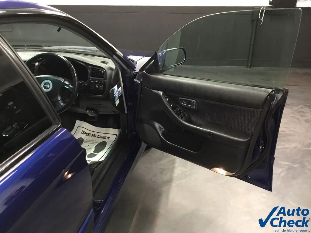 Used 2001 Blue Subaru GT image 38