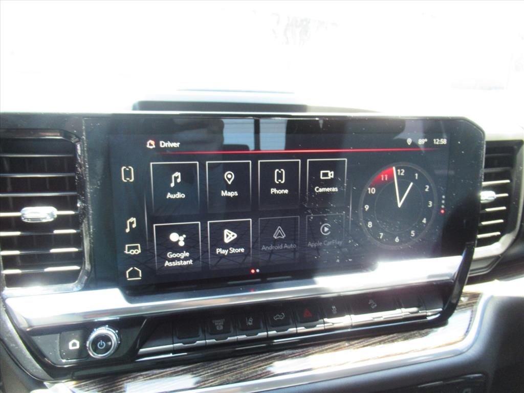 Used 2025 White GMC SLE image 26