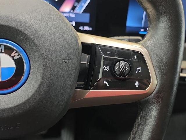 Used 2024 Black Sapphire Metallic BMW xDrive50 image 17