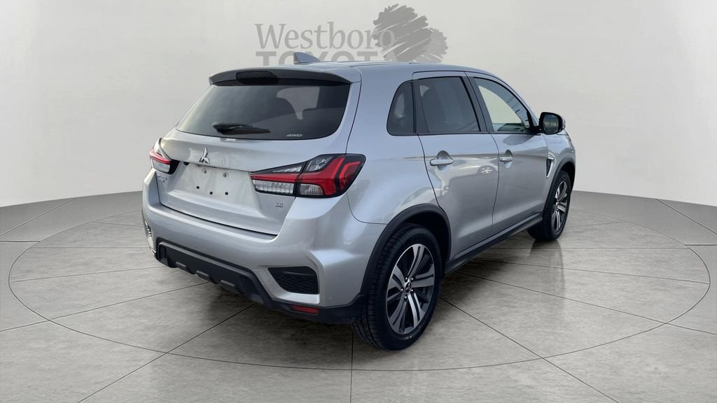 Used 2024  Mitsubishi 2.0 ES image 7