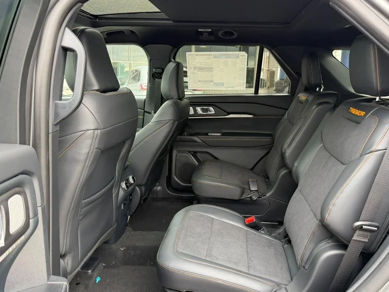 New 2026 Carbonized Gray Metallic Ford Tremor 4WD image 4