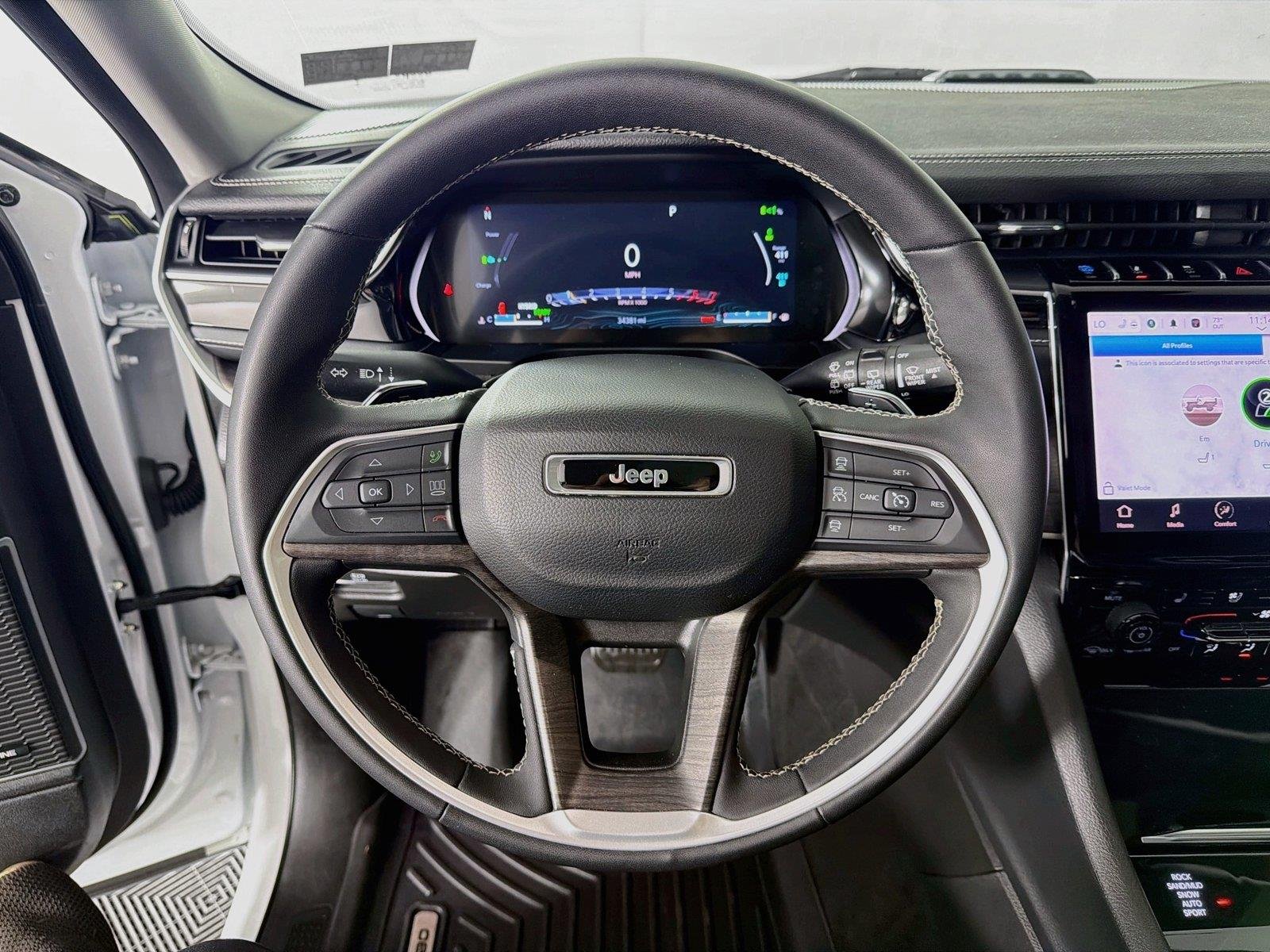Used 2023  Jeep 30th Anniversary image 3