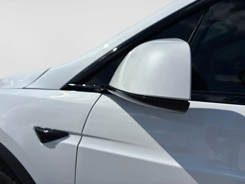 Used 2022 White Tesla Plaid image 56
