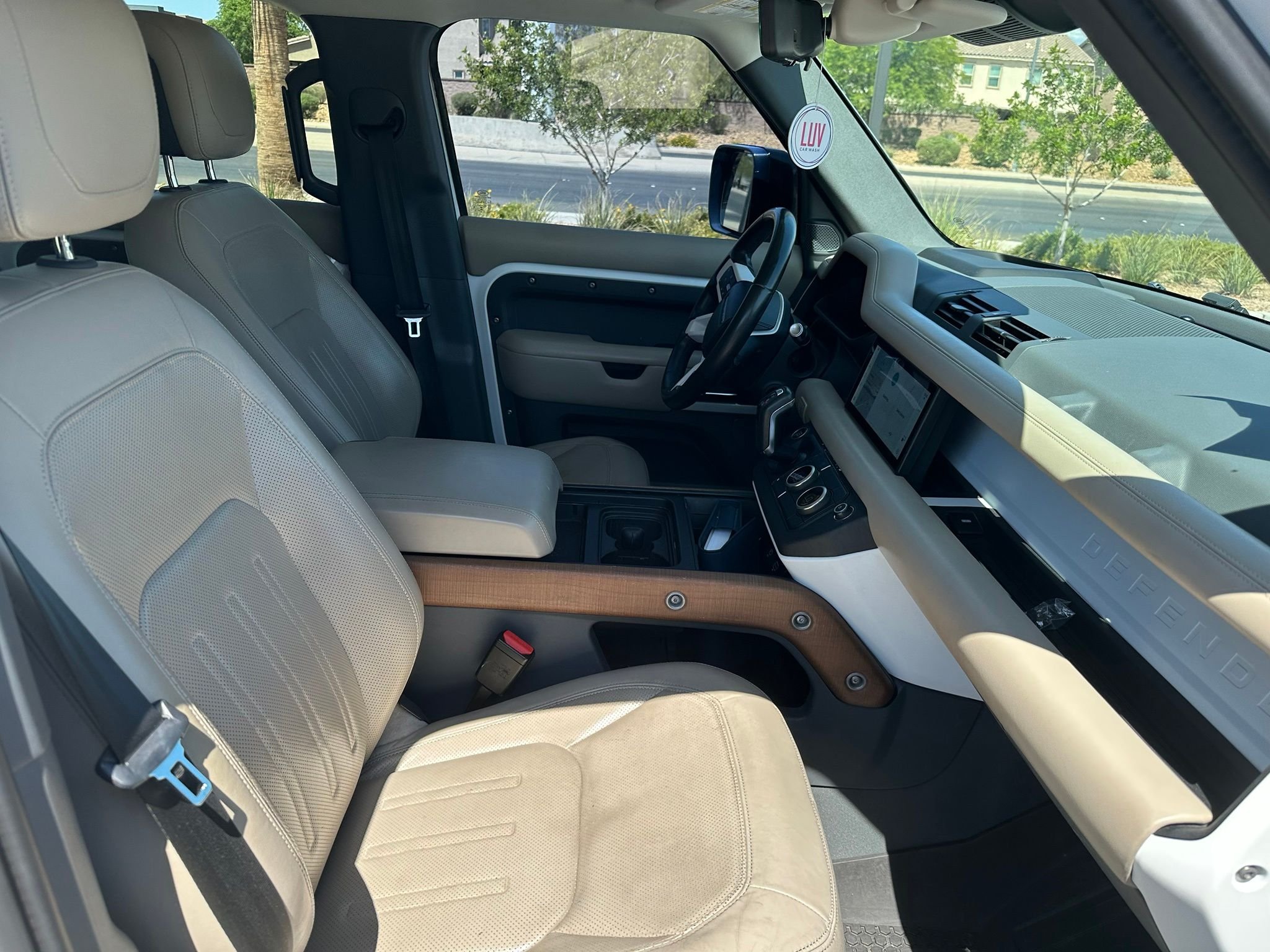 Used 2020 Fuji White Land Rover HSE image 3