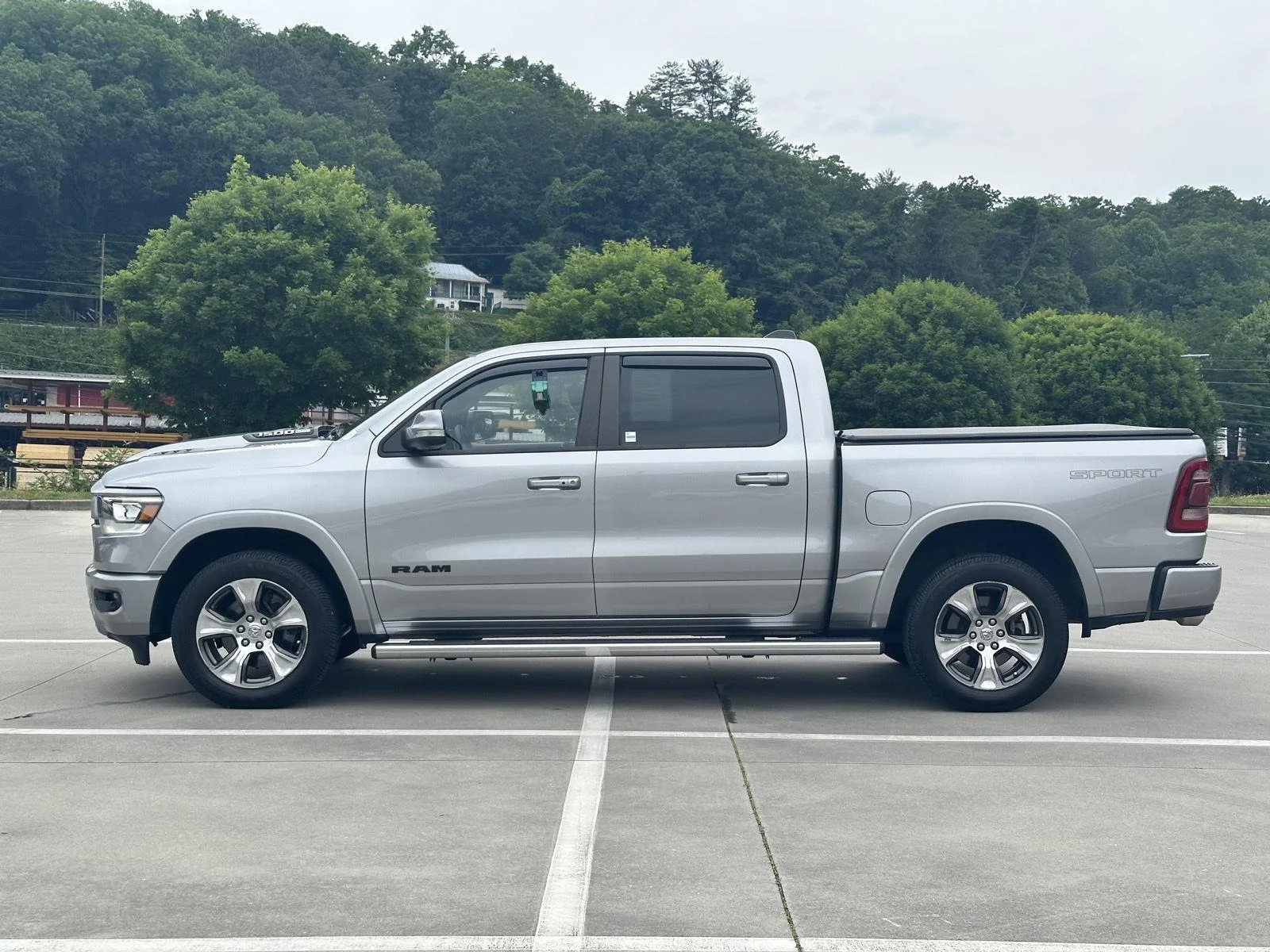 Used 2020 Billet Silver Metallic Clearcoat Ram Laramie image 4
