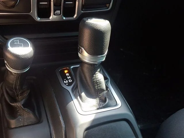 Used 2018 Red Jeep Unlimited Sport S image 22