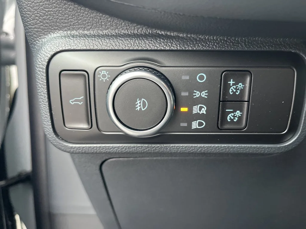 New 2026 Space White Metallic Ford Active image 25