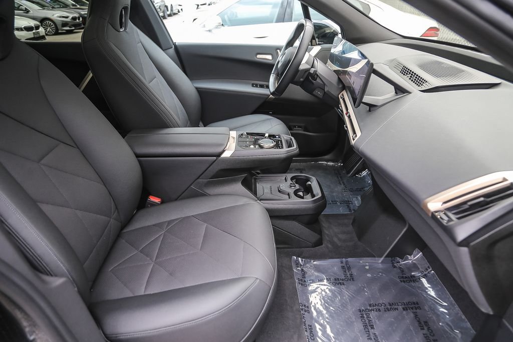 2025 BMW iX 50 - Photo 12