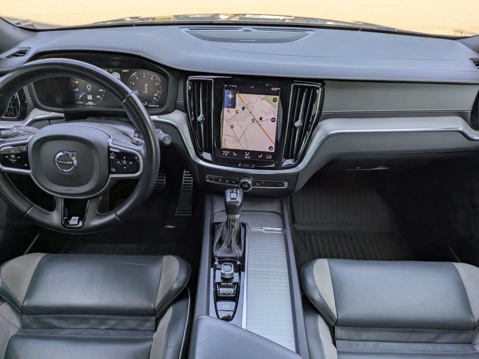 Used 2020 Pebble Grey Metallic Volvo R-Design image 24
