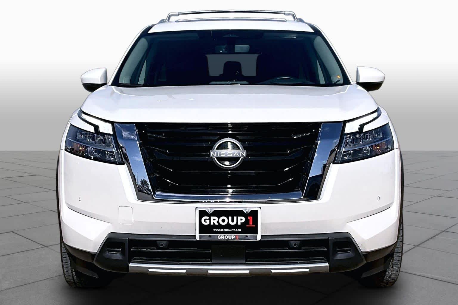 Used 2024 Pearl White Tricoat Nissan Platinum image 4
