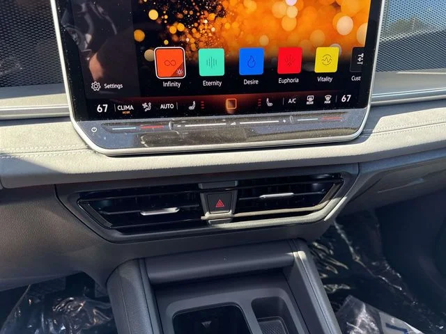 New 2026 White Volkswagen 2.0T SE image 26