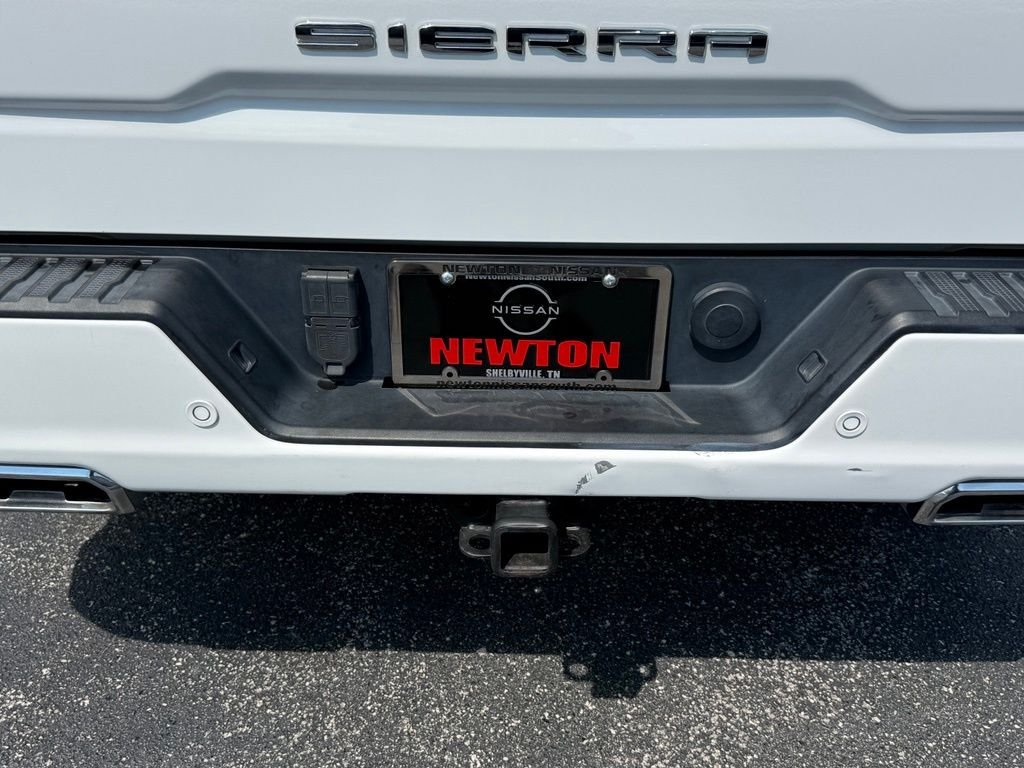 Used 2022 White GMC AT4 image 36