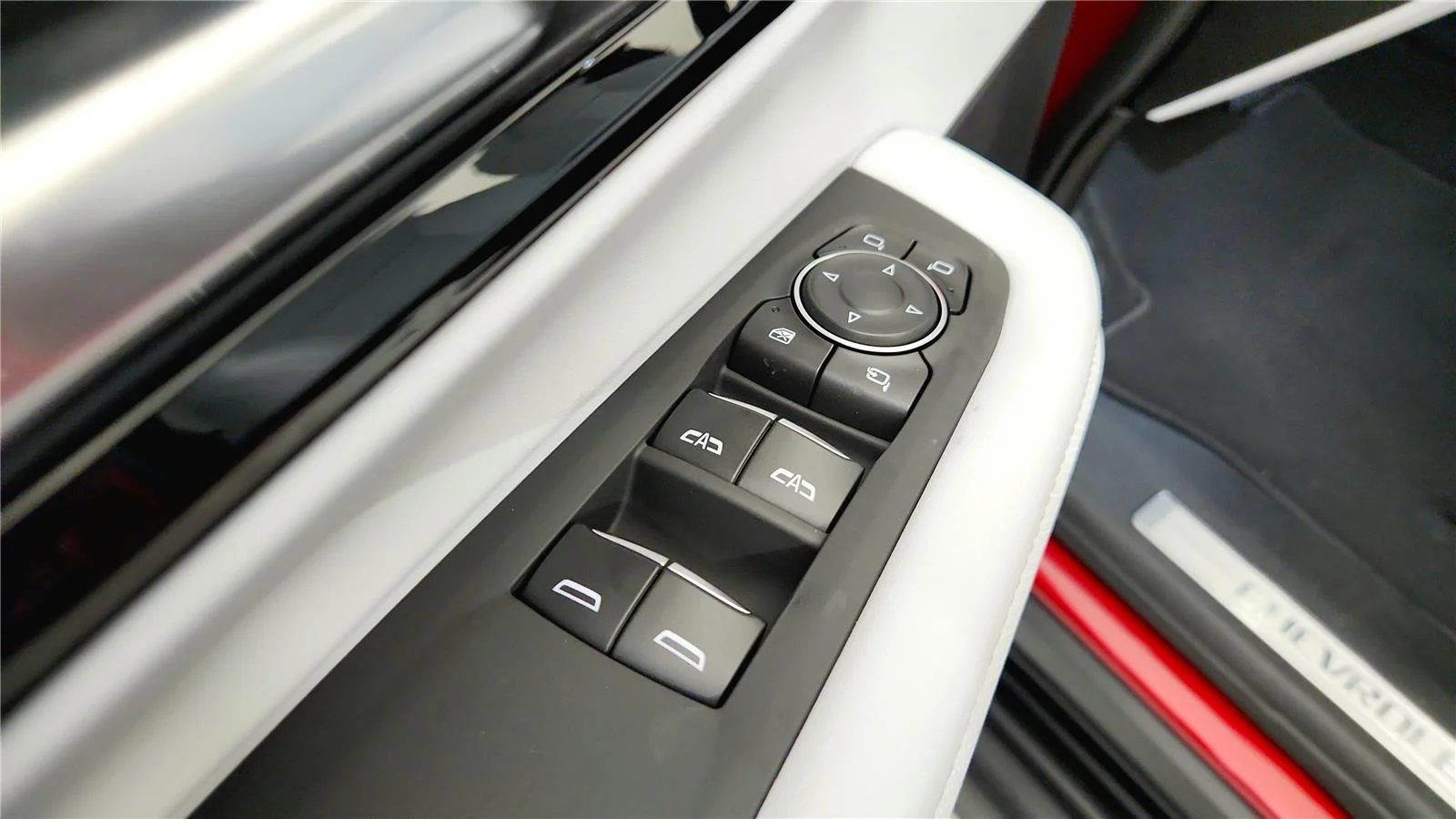 2026 Chevrolet Suburban Premier - Photo 31