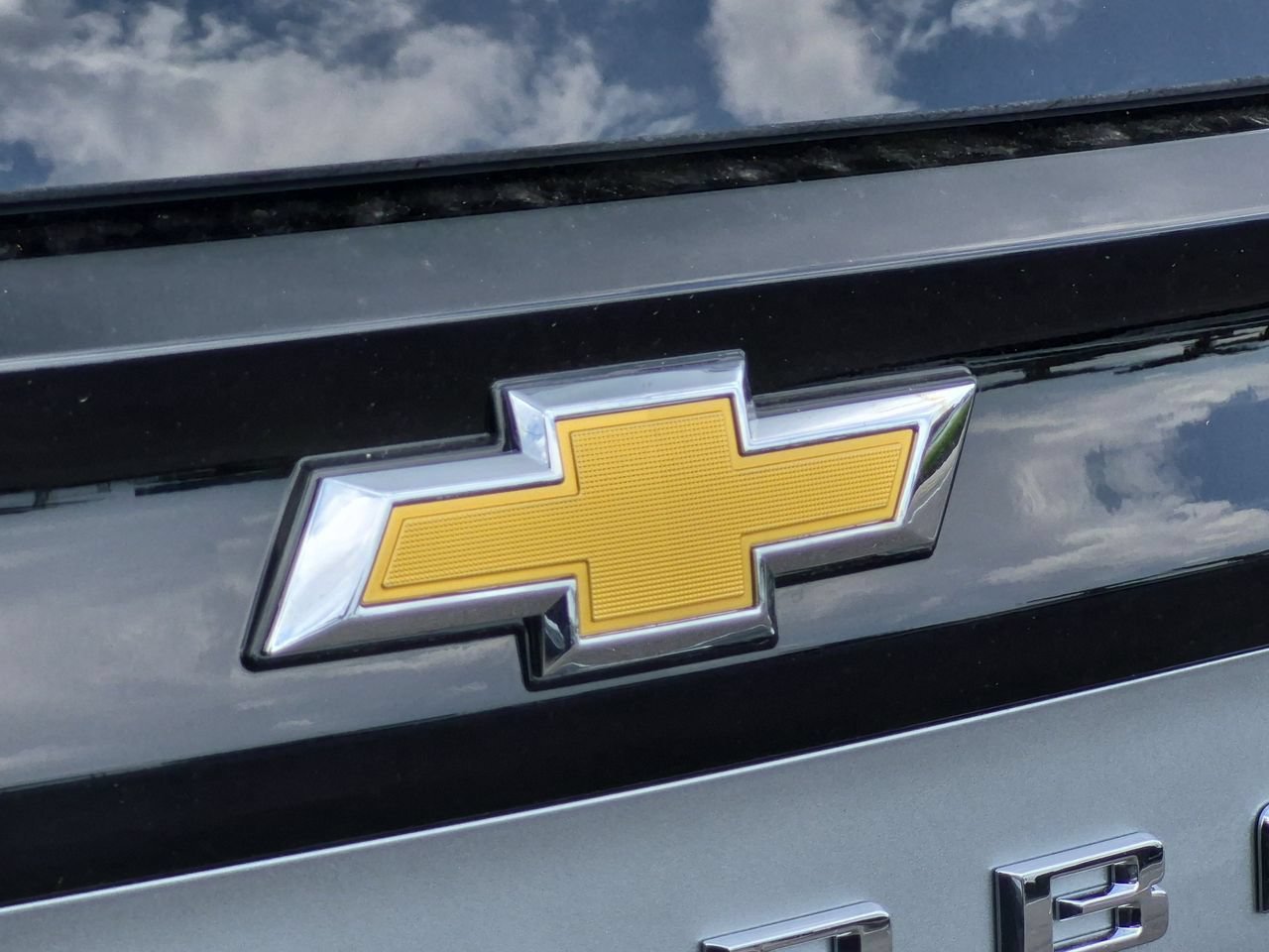 New 2026 Sterling Gray Metallic Chevrolet High Country image 30
