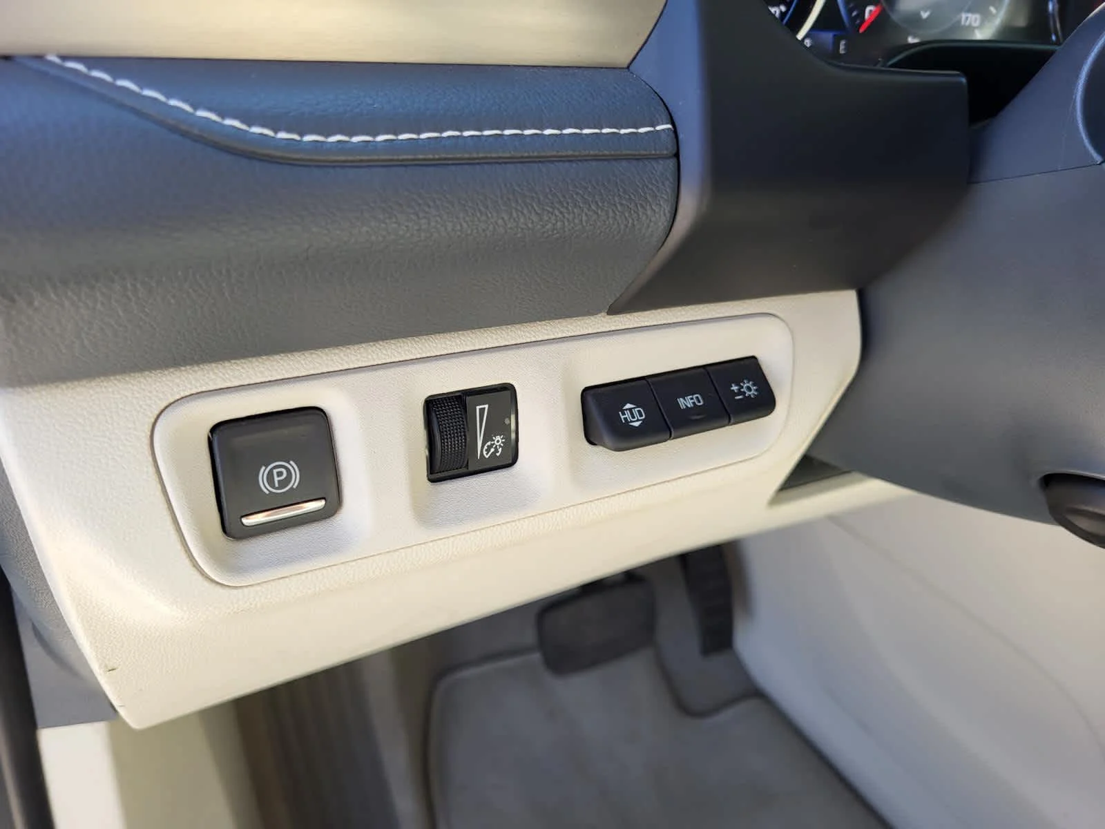 Used 2023 Summit White GMC Denali image 18