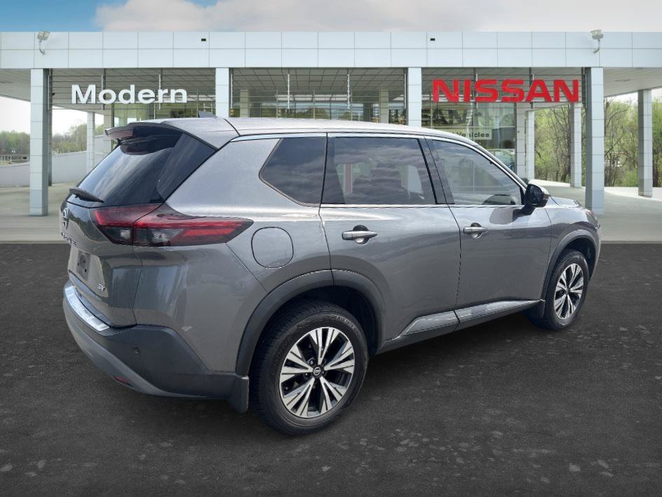 Used 2021 Gun Metallic Nissan SV image 5