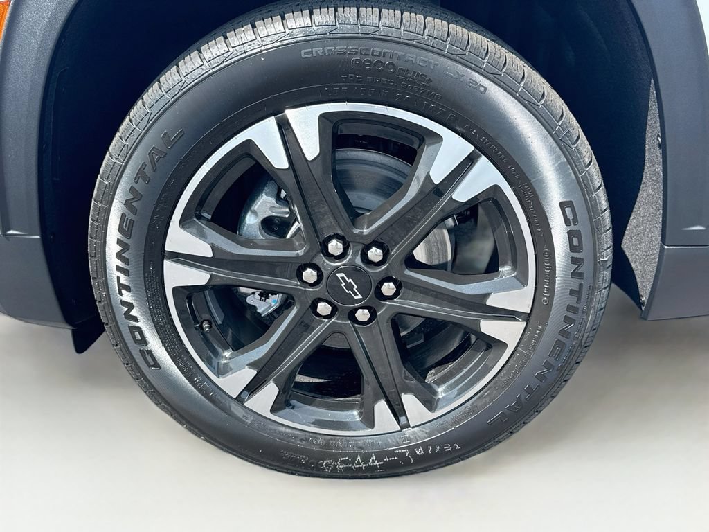New 2027 Polar White Tricoat Chevrolet LT image 35