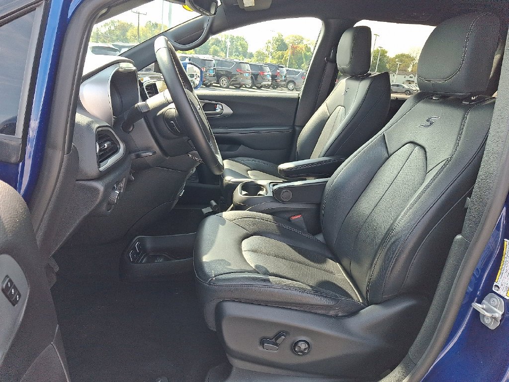 Used 2020 Blue Chrysler Touring L image 16