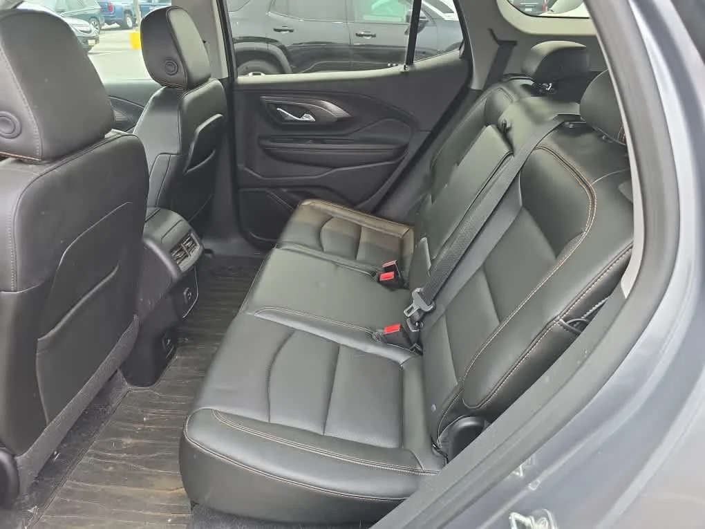 Used 2019 Satin Steel Metallic GMC SLT image 10