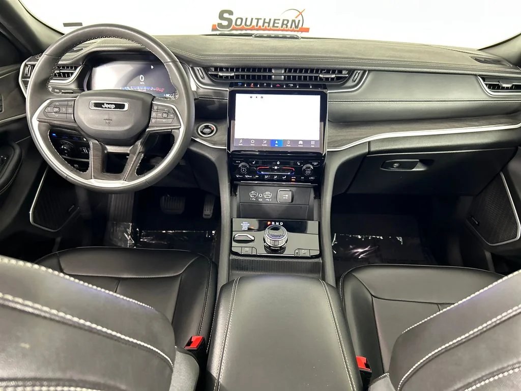 Used 2024 Silver Jeep 4xe image 19