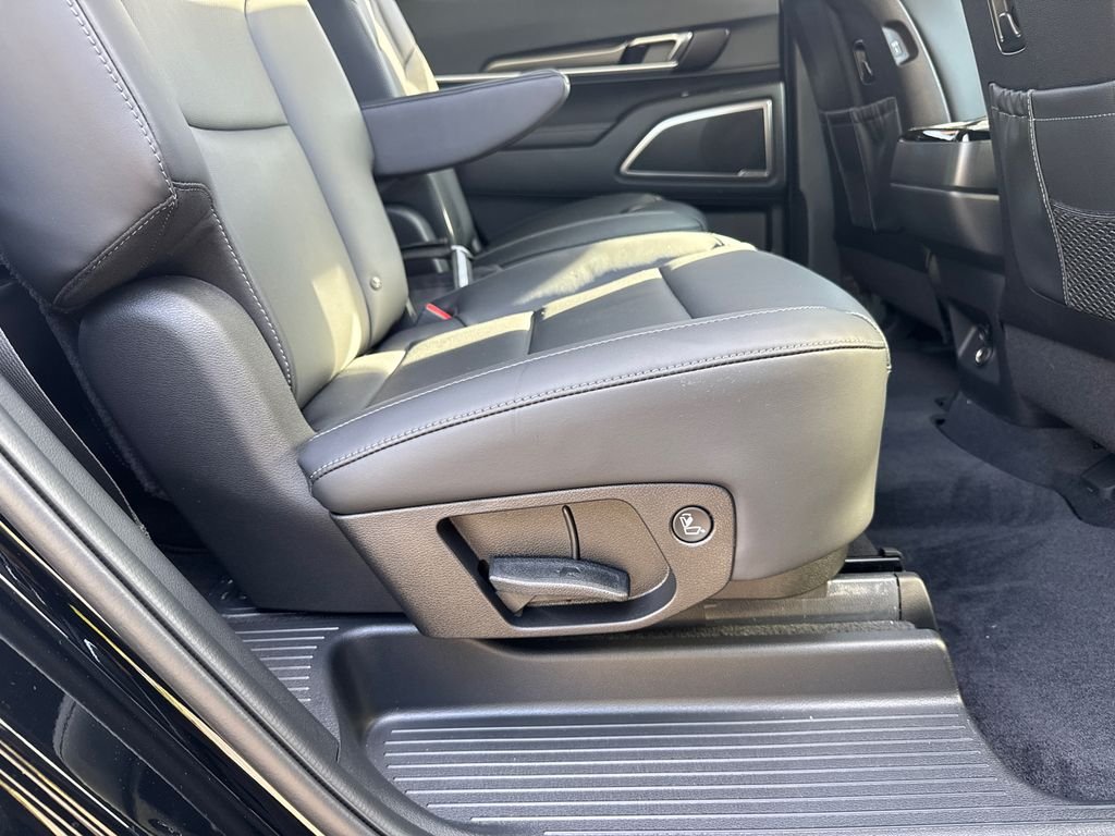 Used 2025 Black Kia S image 15