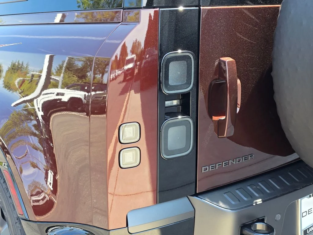 New 2026 Sedona Red LAND ROVER X-Dynamic SE image 36