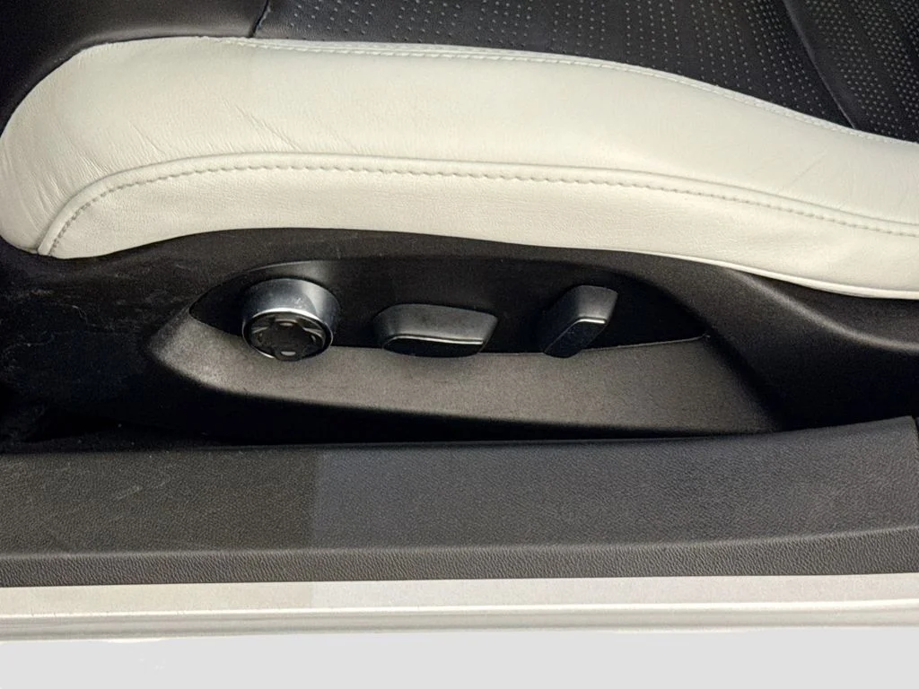 Used 2020 Silver Chevrolet Stingray image 20