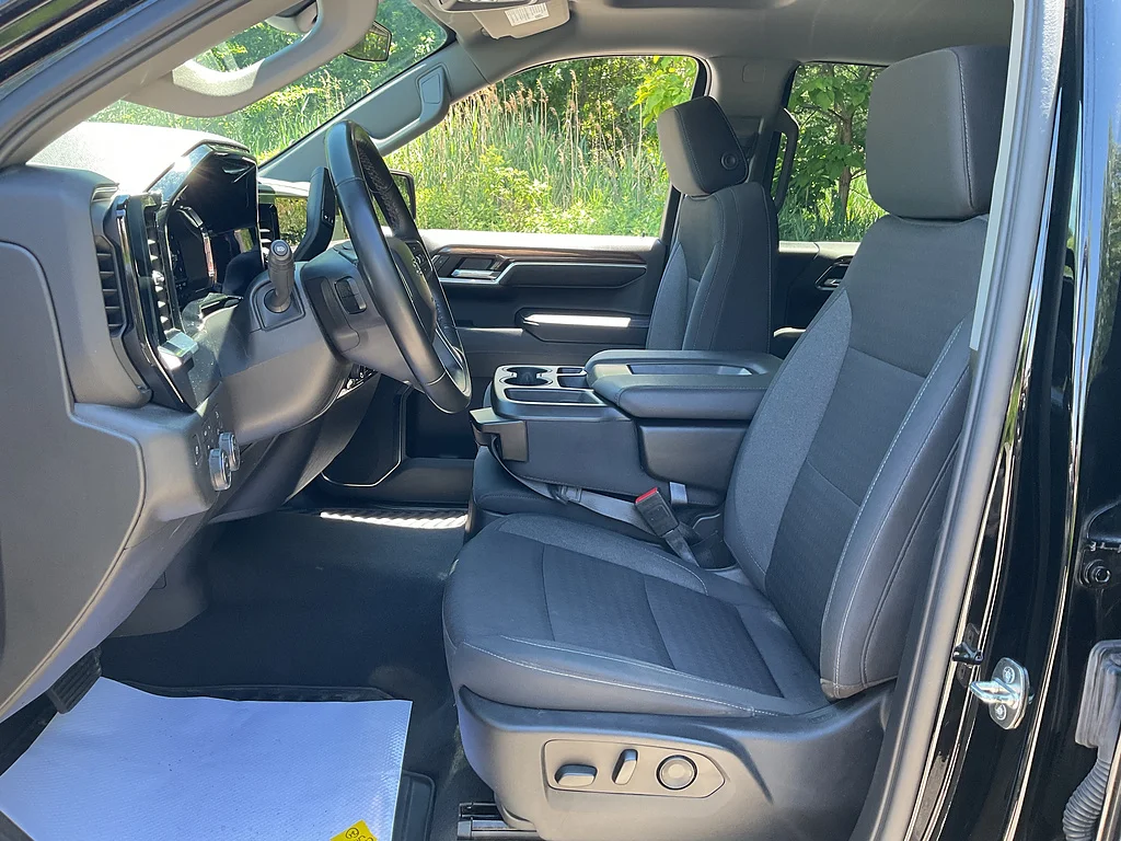 Used 2023 Black Chevrolet RST image 8