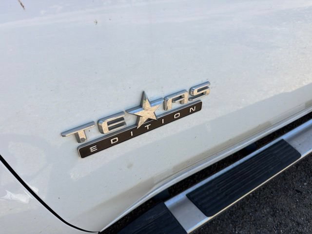 Used 2025 Summit White Chevrolet LTZ image 5