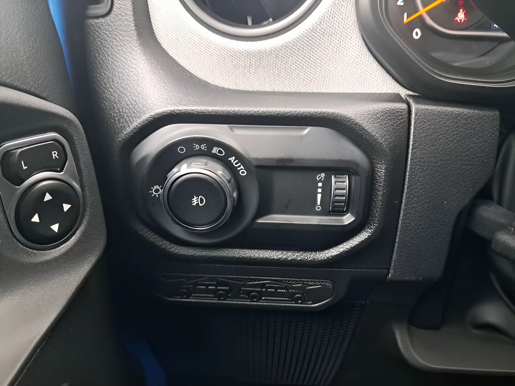 New 2026 Hydro Blue Pearl-Coat Exterior Paint Jeep Sport S image 26