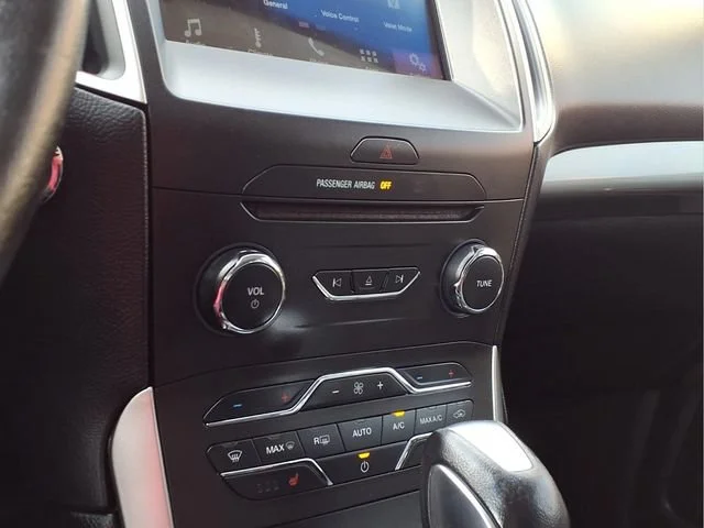 Used 2016 White Ford SEL image 9