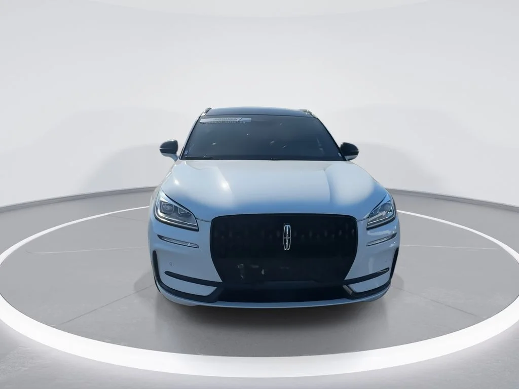 Used 2023 White Lincoln Reserve image 3