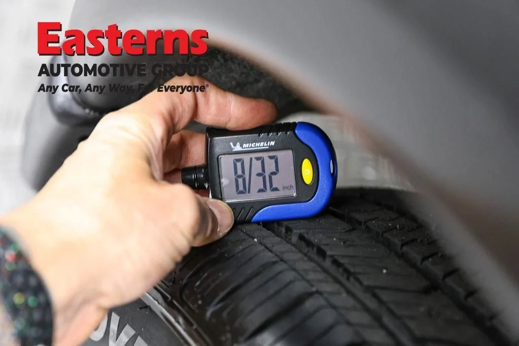 Used 2021 Gold Nissan SL image 33