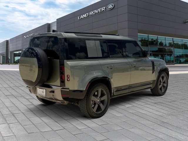 Certified Used 2025 Green Land Rover X-Dynamic SE image 5