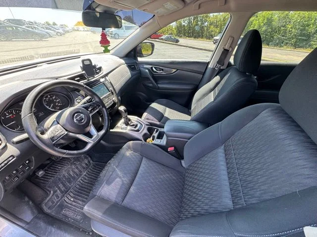 Used 2020 Brilliant Silver Metallic Nissan SV image 12