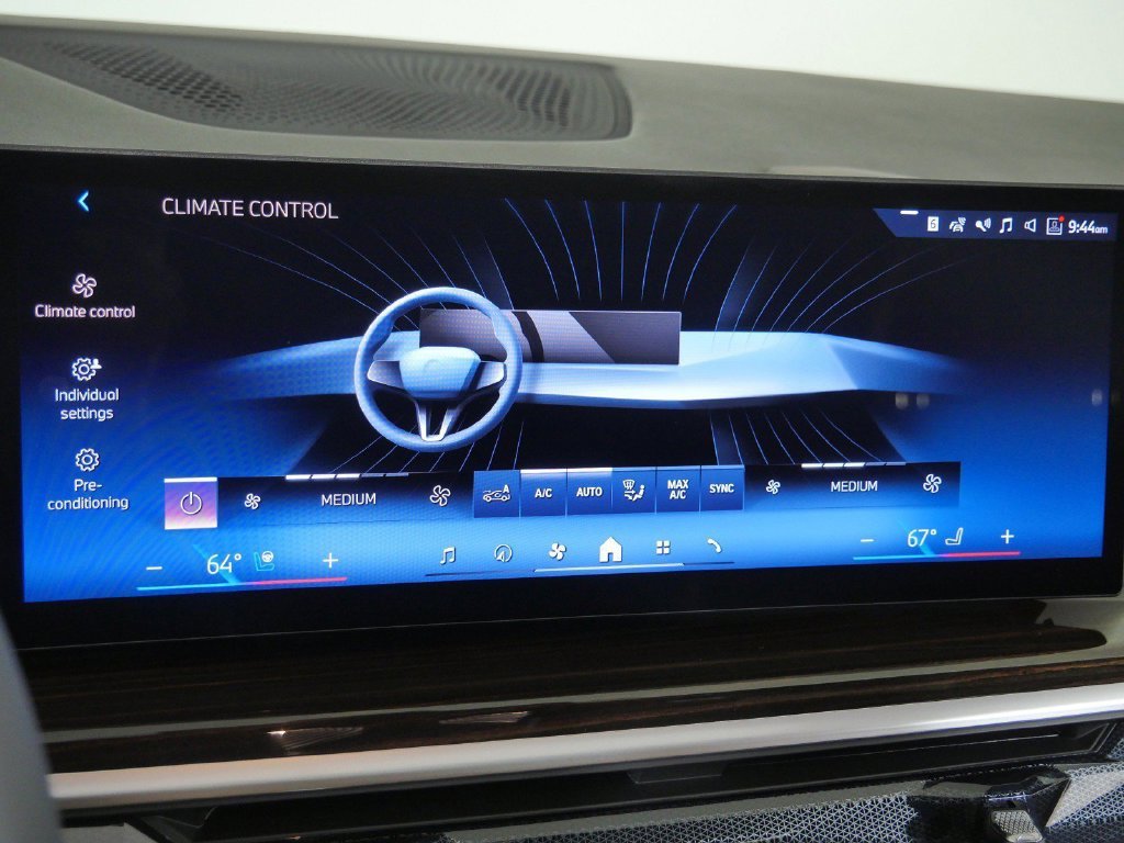 Used 2027 Red BMW xDrive40i image 47